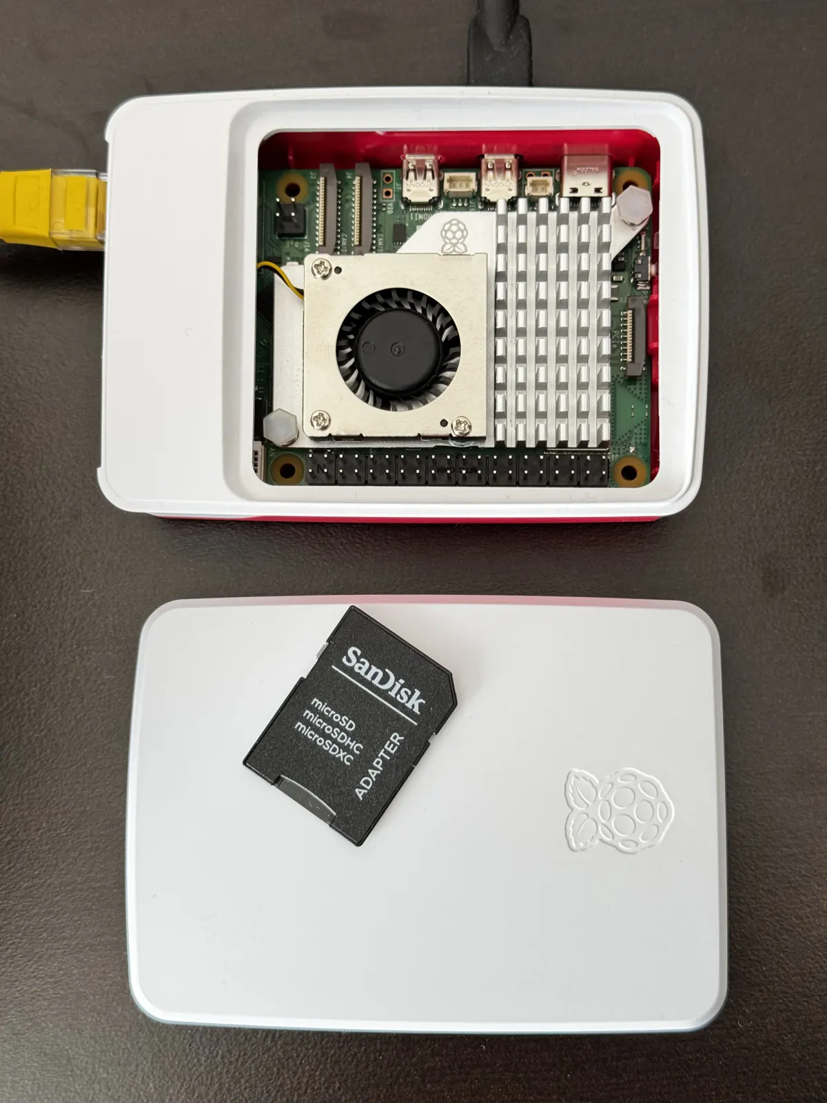 Raspberry Pi 5 eingebaut im Gehäuse